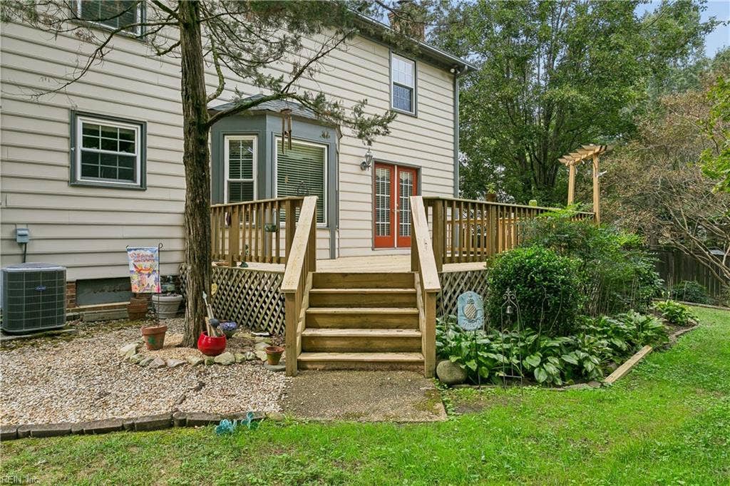 32 Padgett Court, Newport News, VA 23606 32 Padgett Court, Newport News, VA 23606