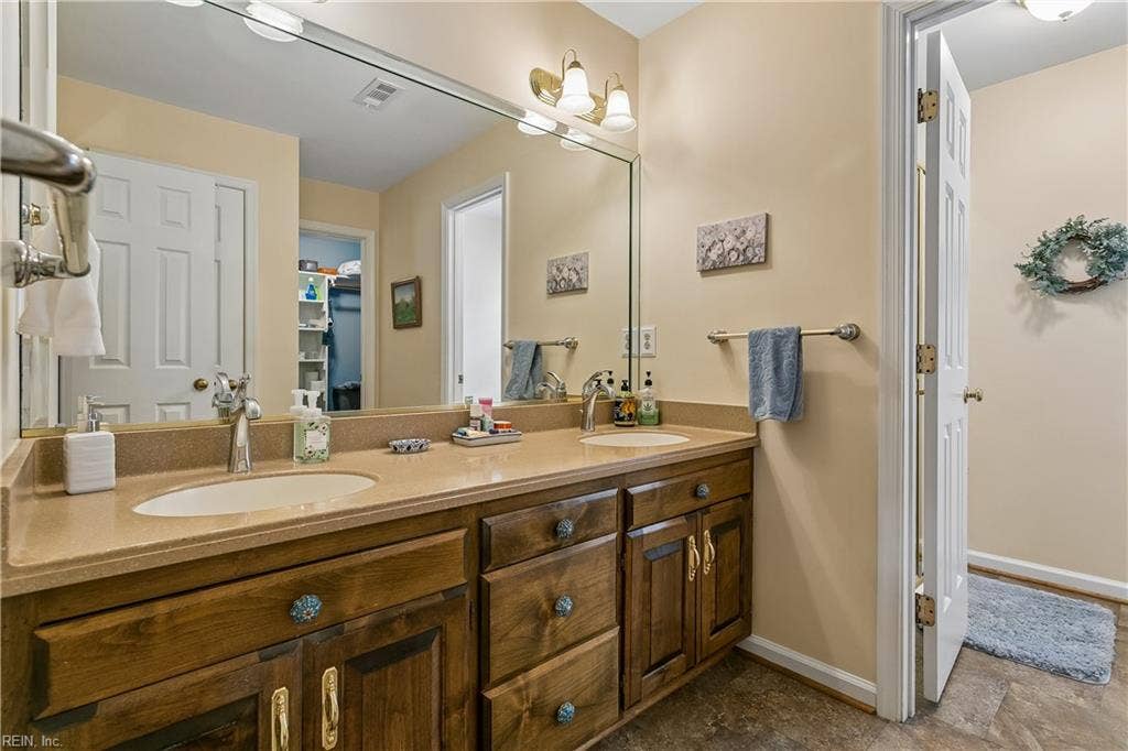 32 Padgett Court, Newport News, VA 23606 32 Padgett Court, Newport News, VA 23606