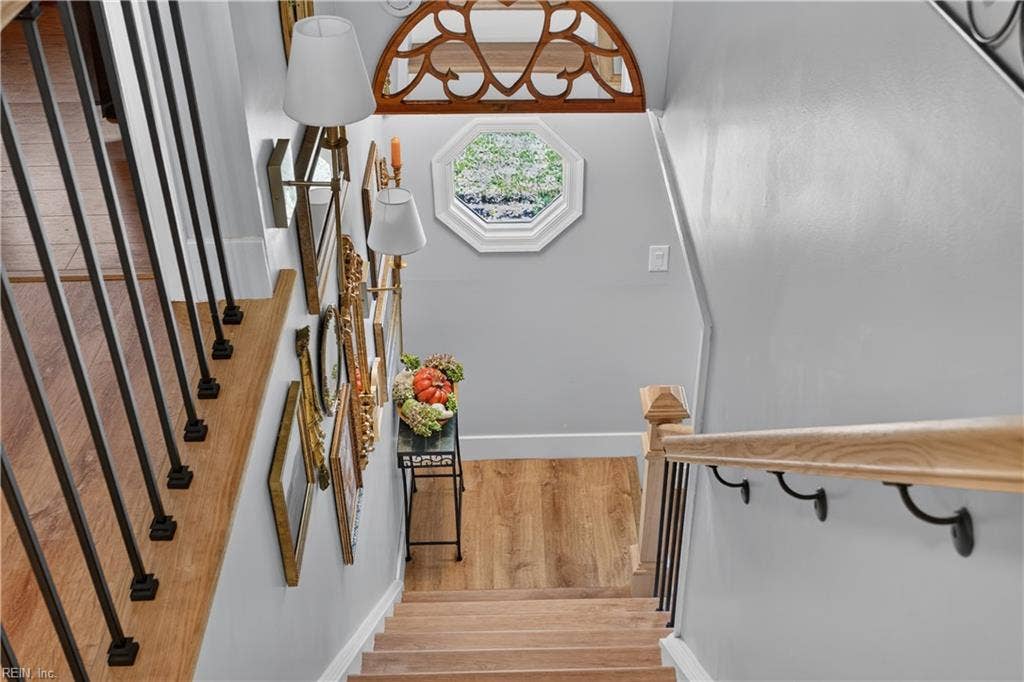 Downstairs floors, stairs, handrails - new 2025
