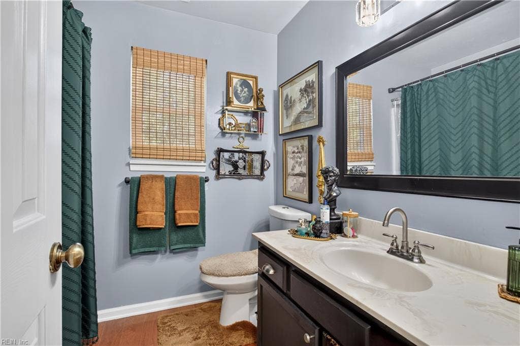 Hallway - Full Bath