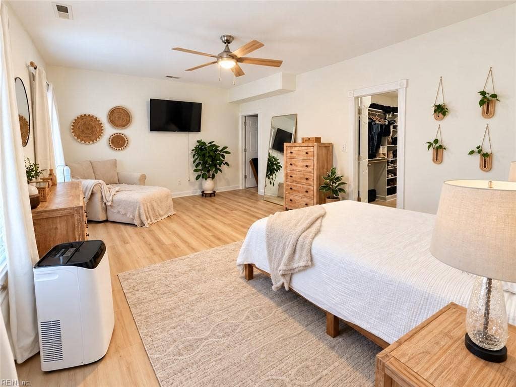 2232 W Berrie Circle, Virginia Beach, VA 23455 Primary Bedroom
