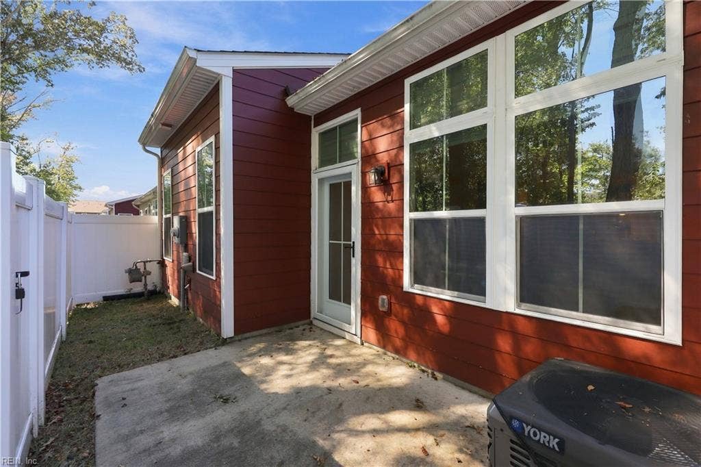 511 Eldridge Lane, Cardinal Meadows, Chesapeake, VA 23323 511 Eldridge Lane, Cardinal Meadows, Chesapeake, VA 23323