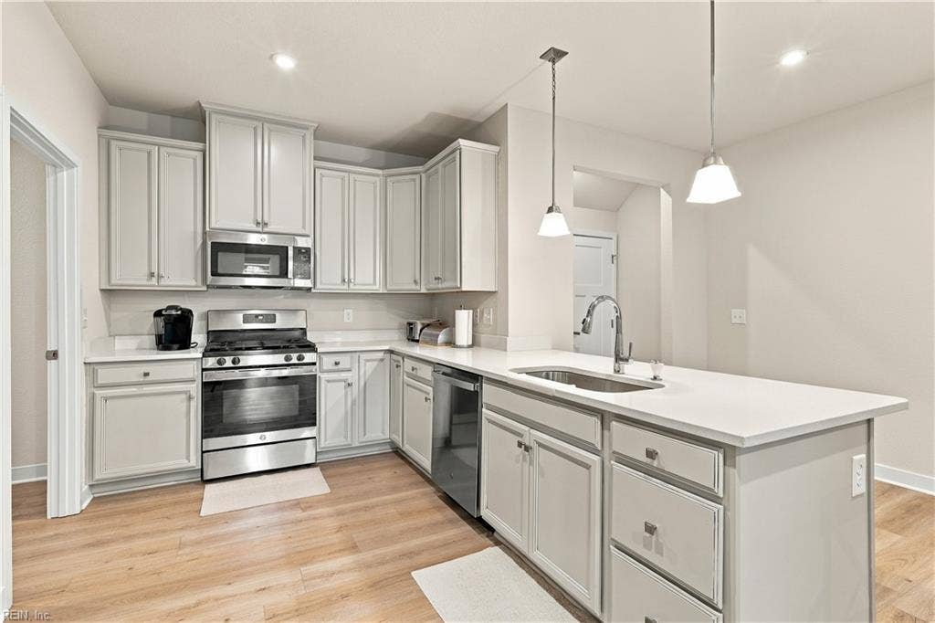 511 Eldridge Lane, Cardinal Meadows, Chesapeake, VA 23323 511 Eldridge Lane, Cardinal Meadows, Chesapeake, VA 23323