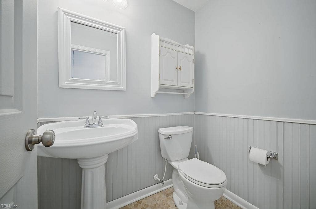 819 Mill Landing Road, Chesapeake, VA 23322 819 Mill Landing Road, Chesapeake, VA 23322