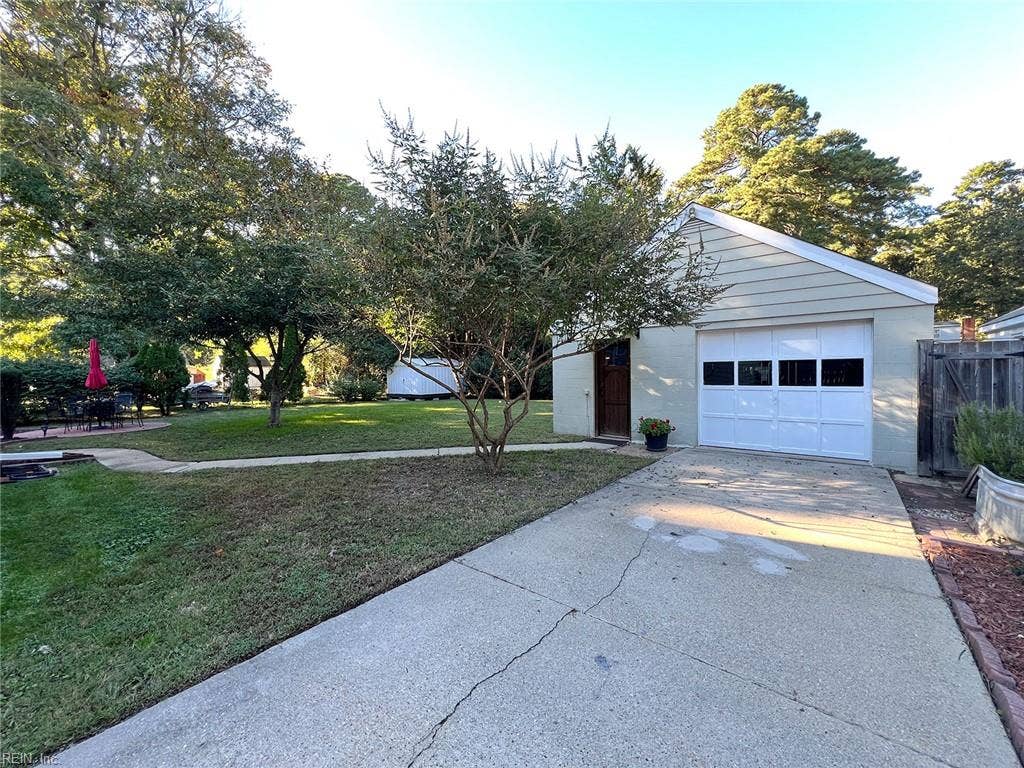 11 Dwight Road, Newport News, VA 23601