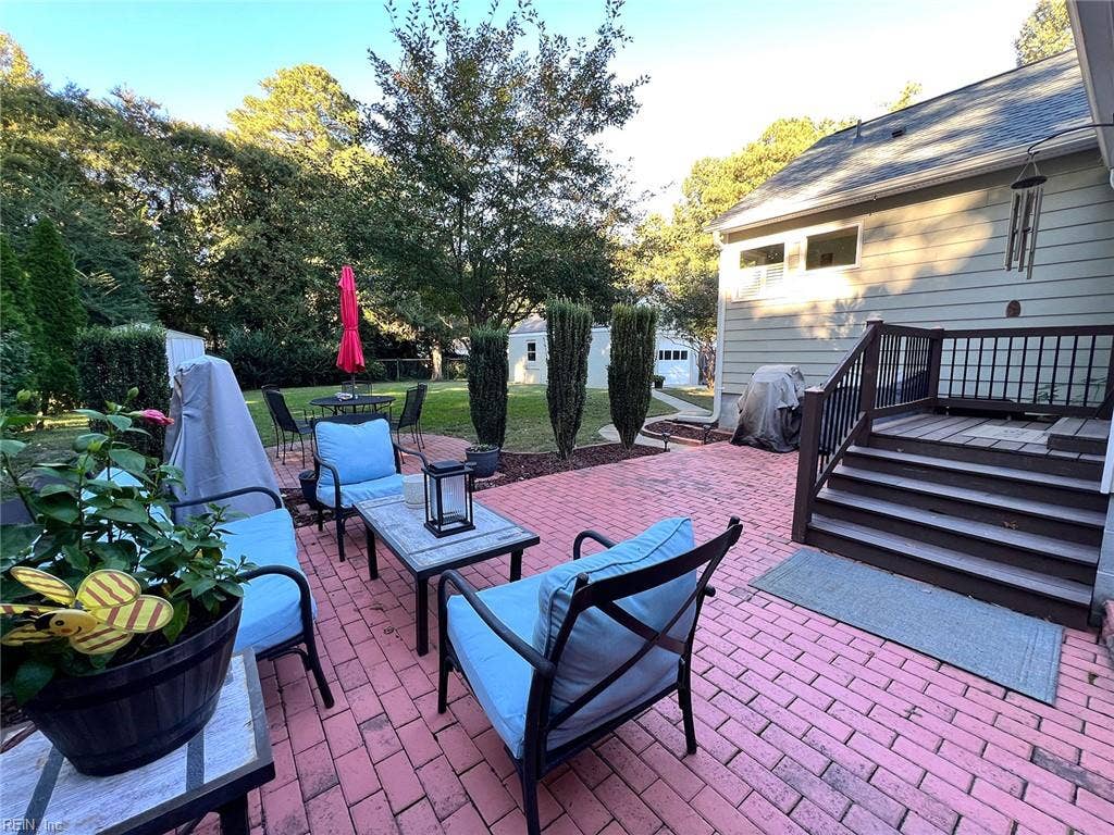 11 Dwight Road, Newport News, VA 23601