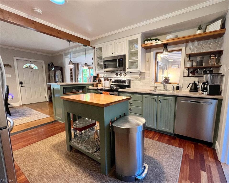 11 Dwight Road, Newport News, VA 23601
