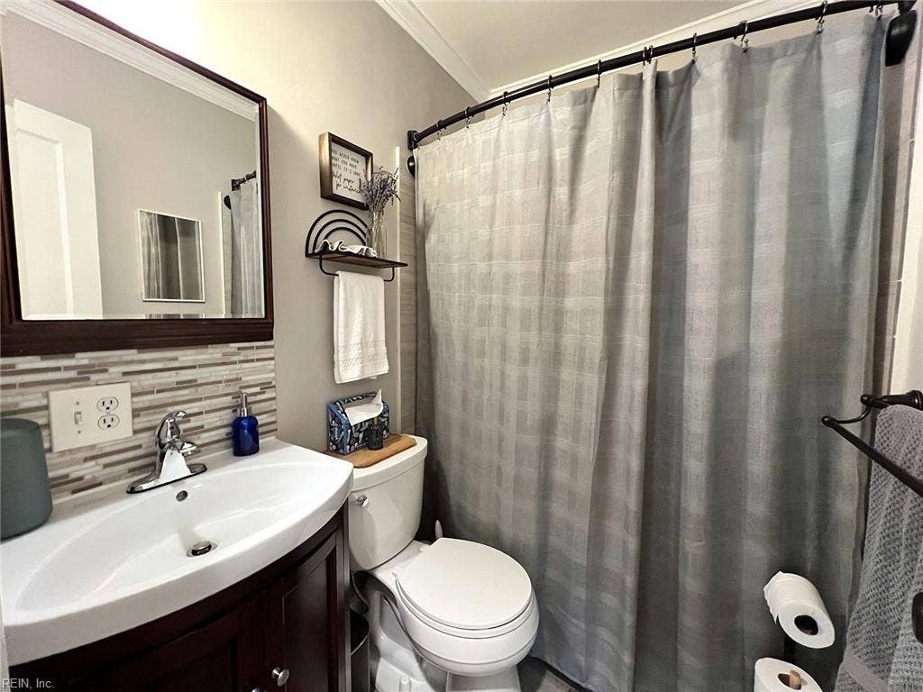 11 Dwight Road, Newport News, VA 23601