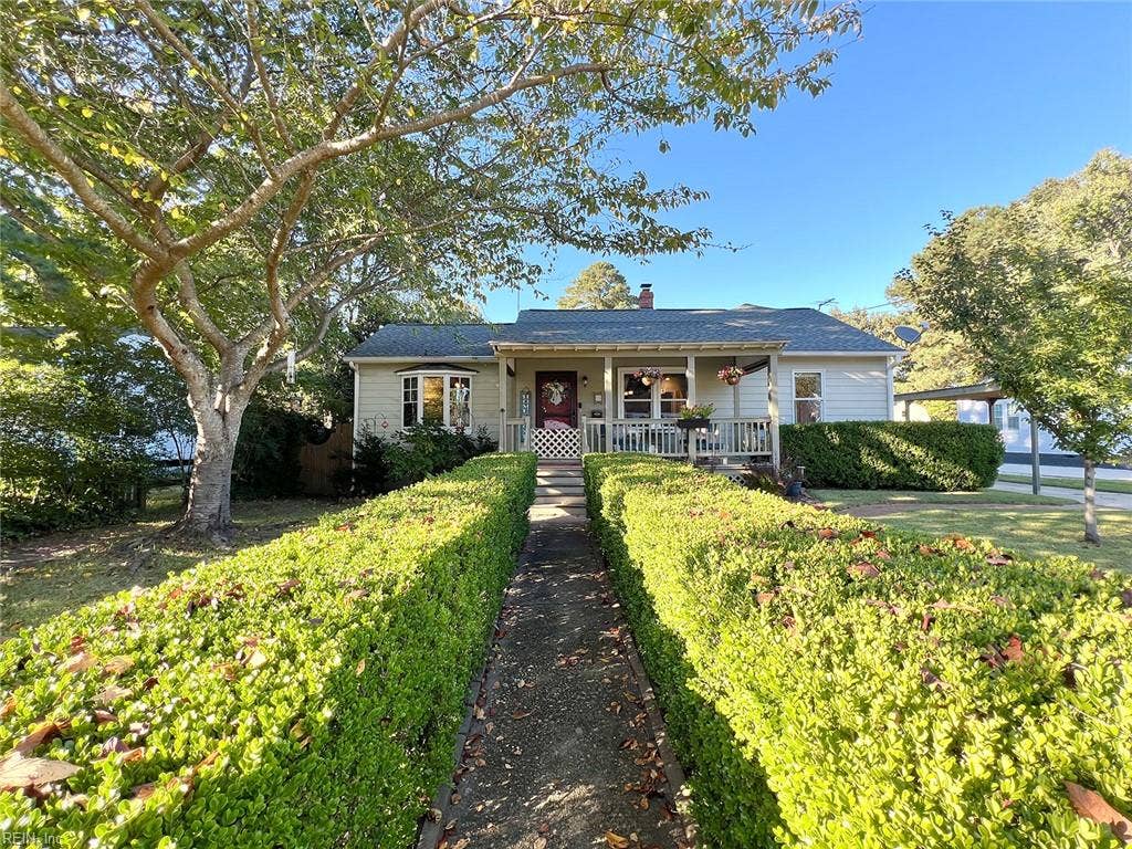 11 Dwight Road, Newport News, VA 23601