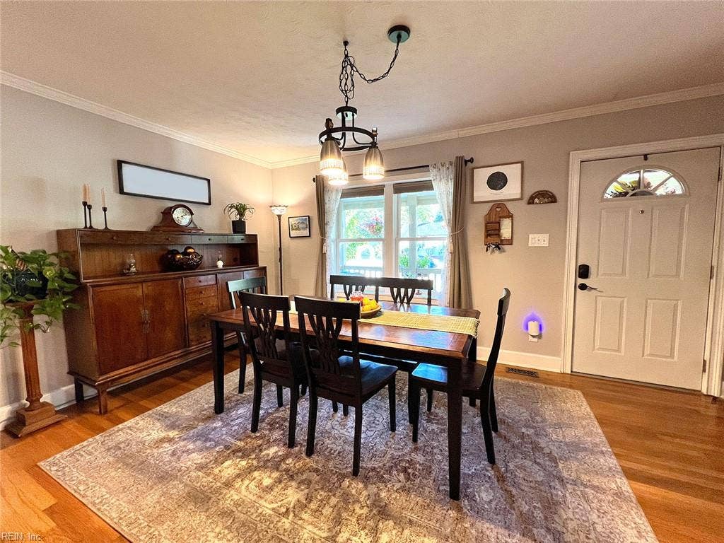 11 Dwight Road, Newport News, VA 23601