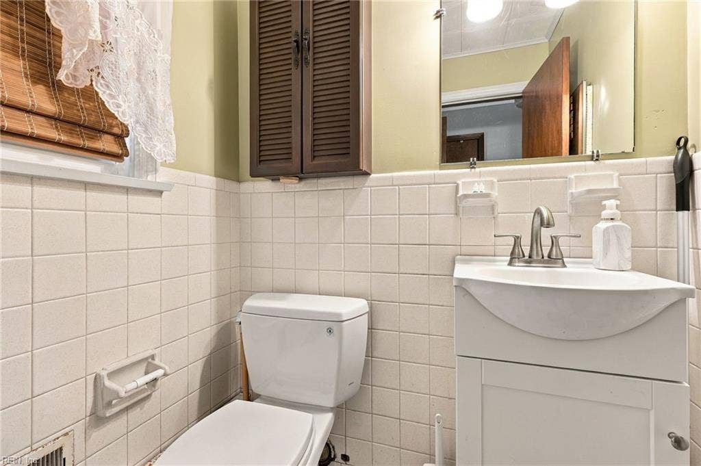 140 Cherry Street, Chesapeake Cottage Co, Norfolk, VA 23503 140 Cherry Street, Chesapeake Cottage Co, Norfolk, VA 23503