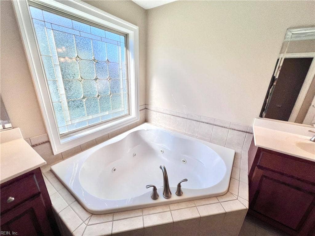 336 Conservation Crossing, Chesapeake, VA 23320