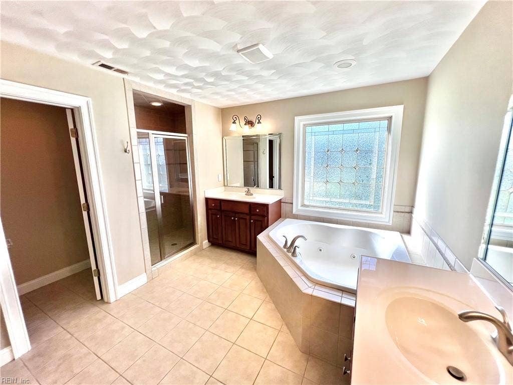 336 Conservation Crossing, Chesapeake, VA 23320