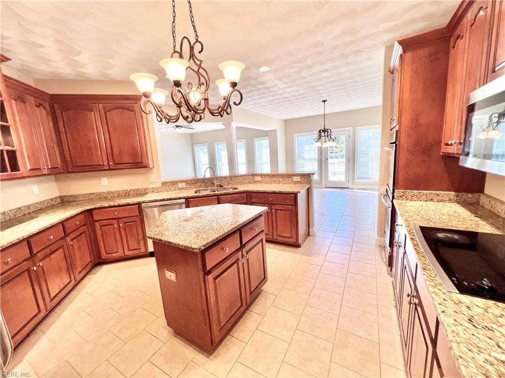 336 Conservation Crossing, Chesapeake, VA 23320