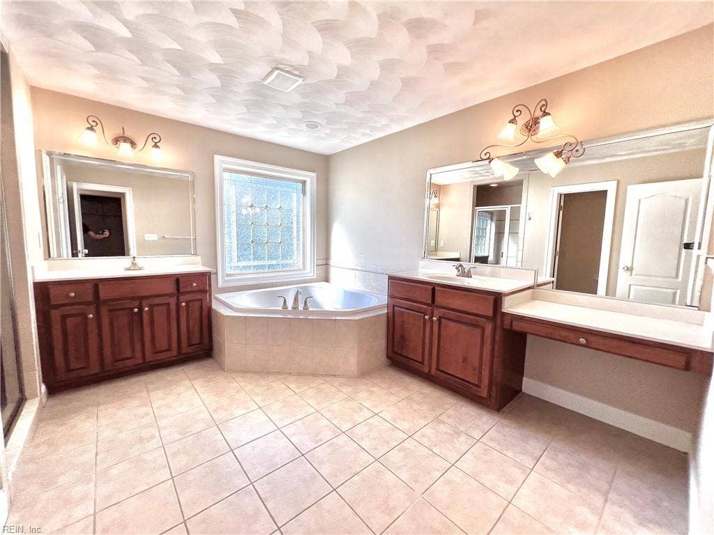 336 Conservation Crossing, Chesapeake, VA 23320