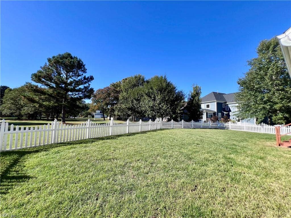 336 Conservation Crossing, Chesapeake, VA 23320