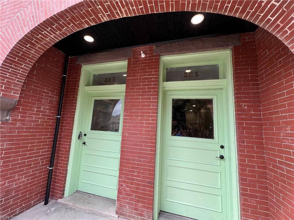 223 29th Street, #101, Newport News, VA 23607 223 29th Street, #101, Newport News, VA 23607