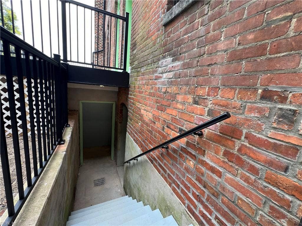 223 29th Street, #101, Newport News, VA 23607 223 29th Street, #101, Newport News, VA 23607