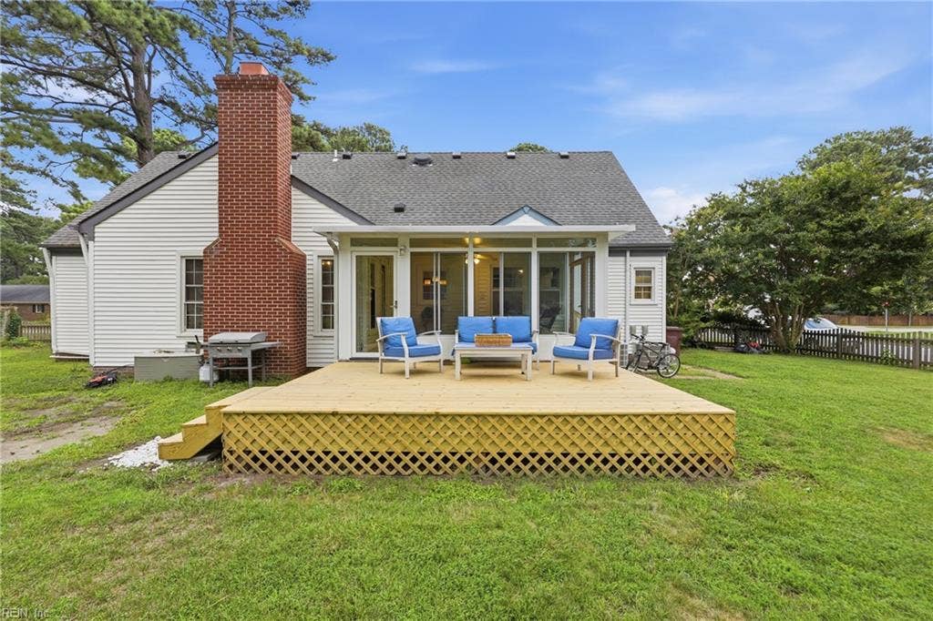 424 Pines Of Warrick Drive, Pines Of Warrick, Chesapeake, VA 23322