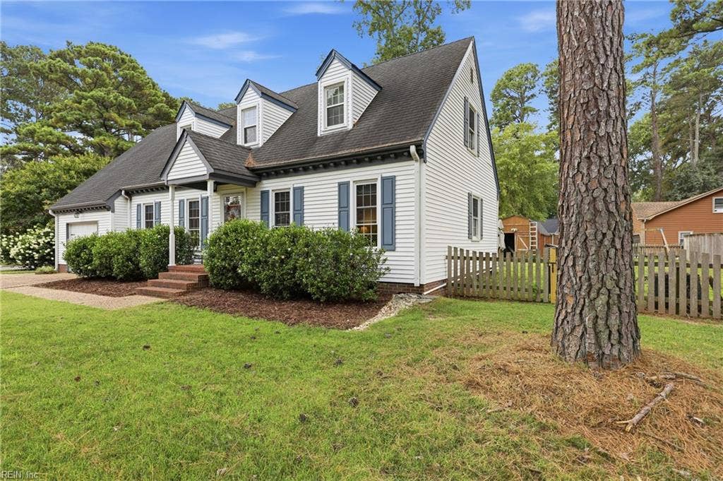 424 Pines Of Warrick Drive, Pines Of Warrick, Chesapeake, VA 23322