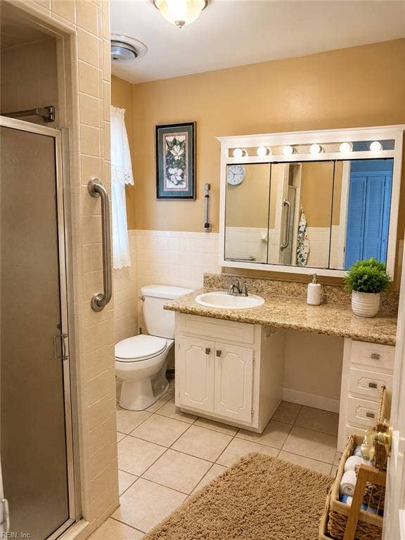 316 Tudor Place, Chesapeake, VA 23325 master bath