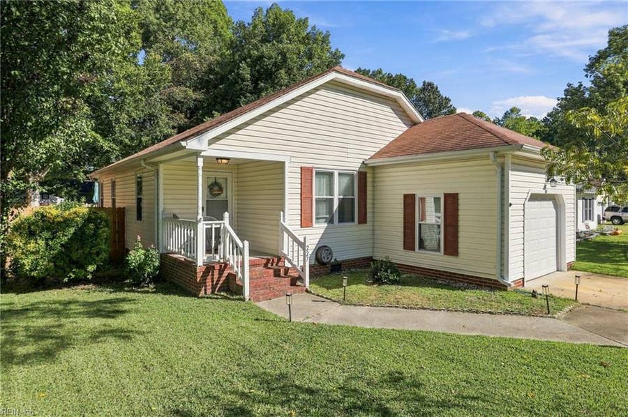 Property photo for 227 Abingdon Circle, Suffolk, VA