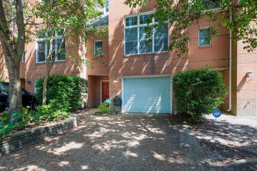 Property photo for 1606 Pasadena Court, Norfolk, VA