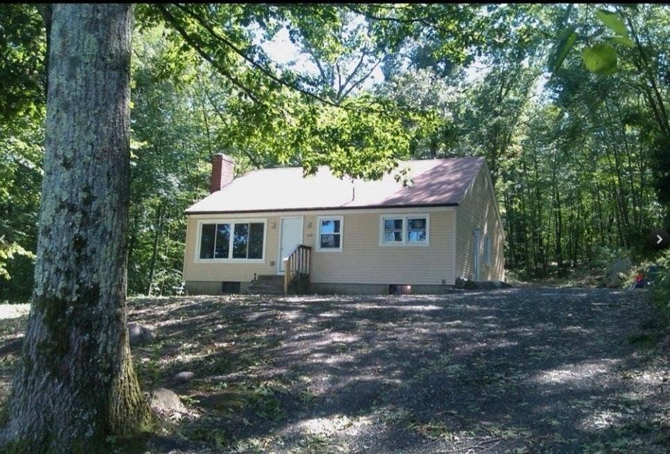 2128 Hartford Avenue, Johnston, RI 02919 2128 Hartford Avenue, Johnston, RI 02919