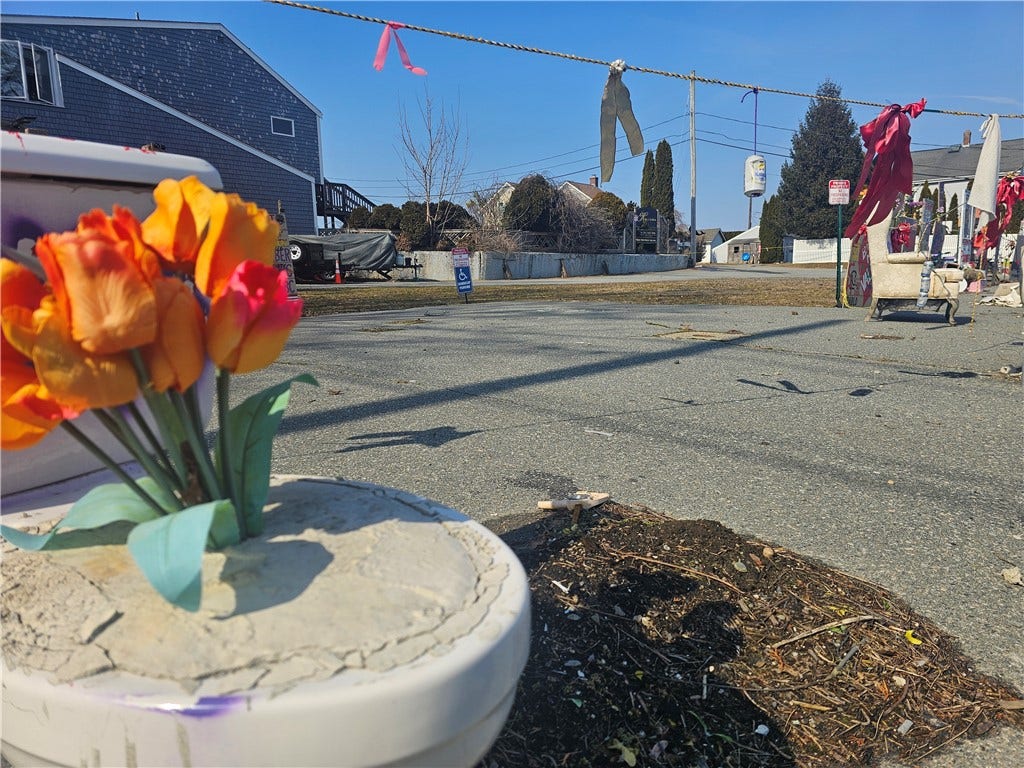 1074 East Main Road, Portsmouth, RI 02871 1074 East Main Road, Portsmouth, RI 02871