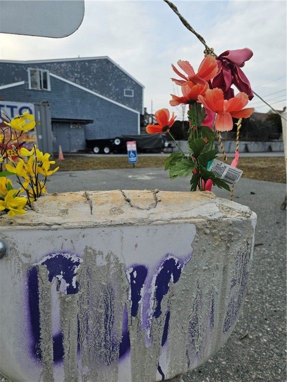 1074 East Main Road, Portsmouth, RI 02871 1074 East Main Road, Portsmouth, RI 02871