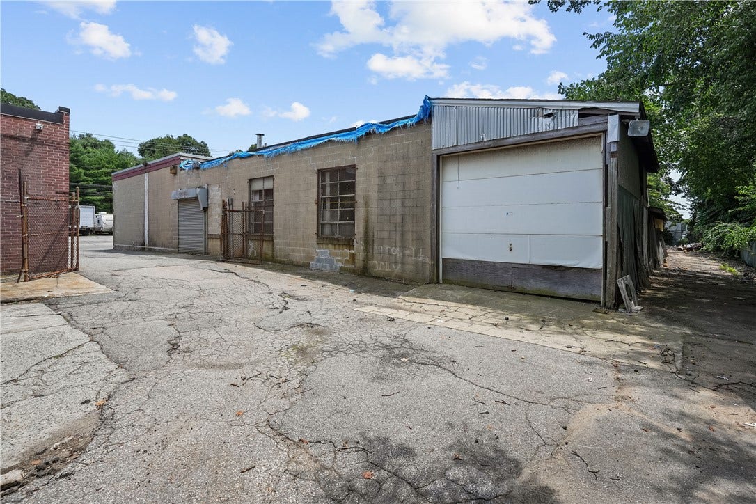 50 Waterman Avenue, North Providence, RI 02911 50 Waterman Avenue, North Providence, RI 02911