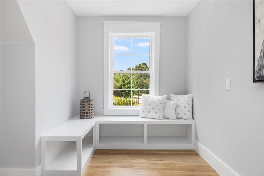 35 Beech Crest Road, East Greenwich, RI 02818