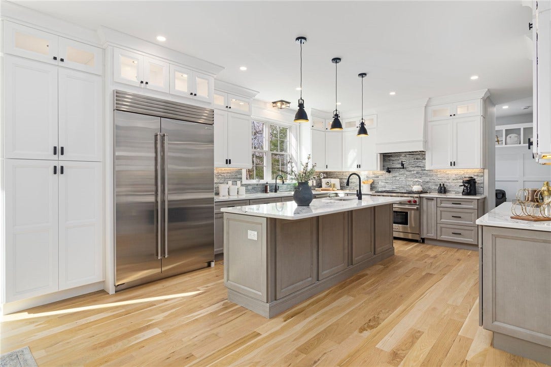 35 Beech Crest Road, East Greenwich, RI 02818