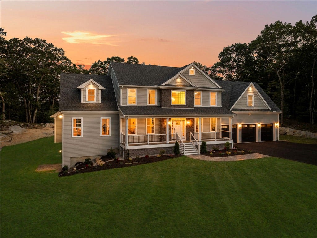 35 Beech Crest Road, East Greenwich, RI 02818