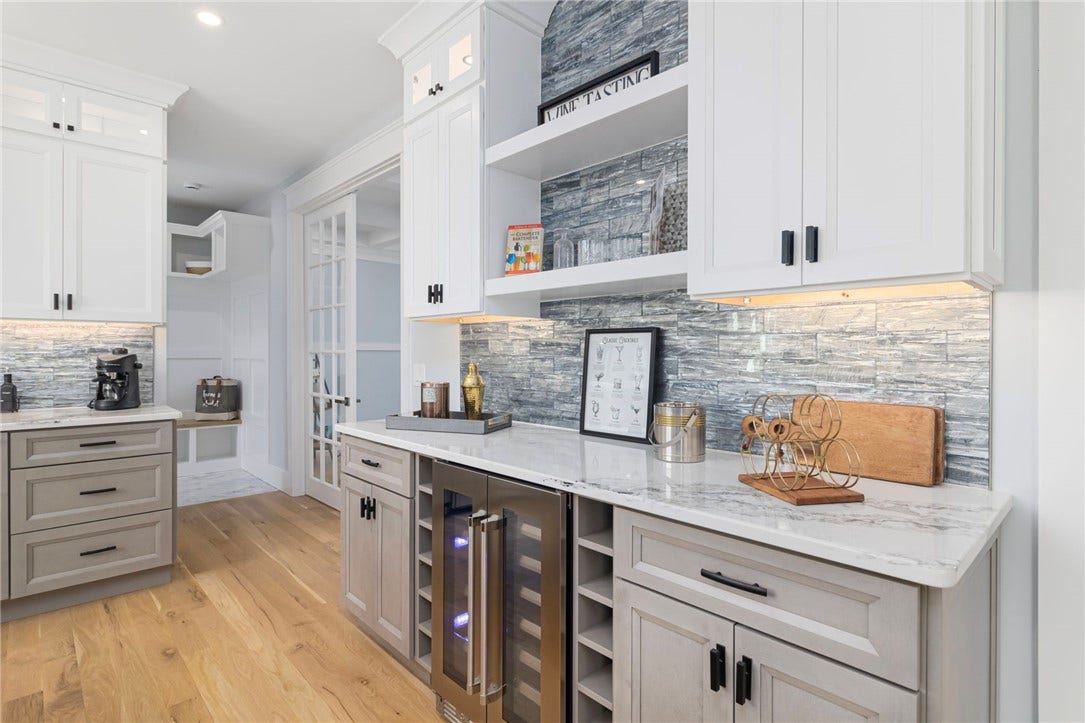 35 Beech Crest Road, East Greenwich, RI 02818