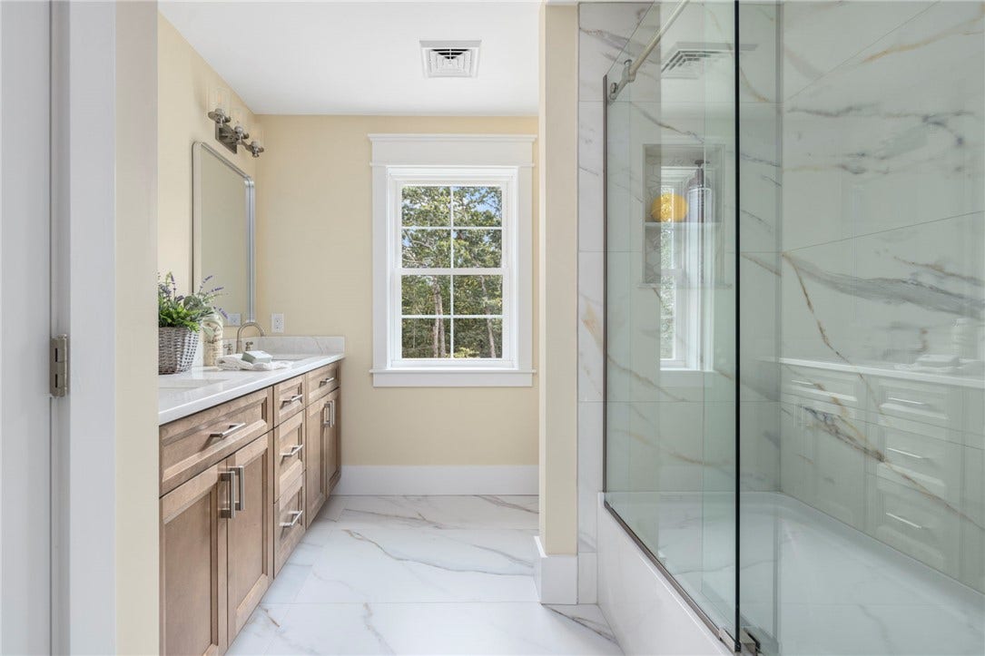 35 Beech Crest Road, East Greenwich, RI 02818
