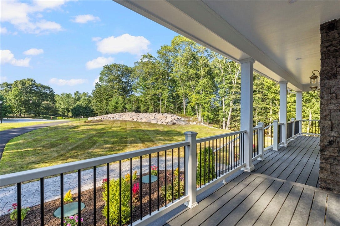 35 Beech Crest Road, East Greenwich, RI 02818