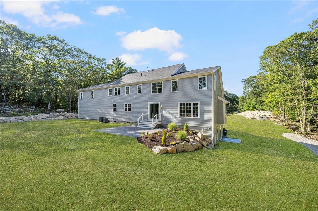 35 Beech Crest Road, East Greenwich, RI 02818