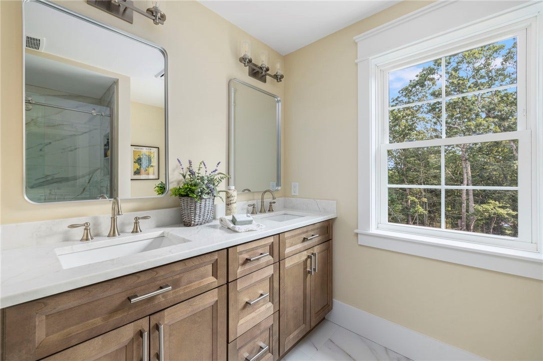 35 Beech Crest Road, East Greenwich, RI 02818