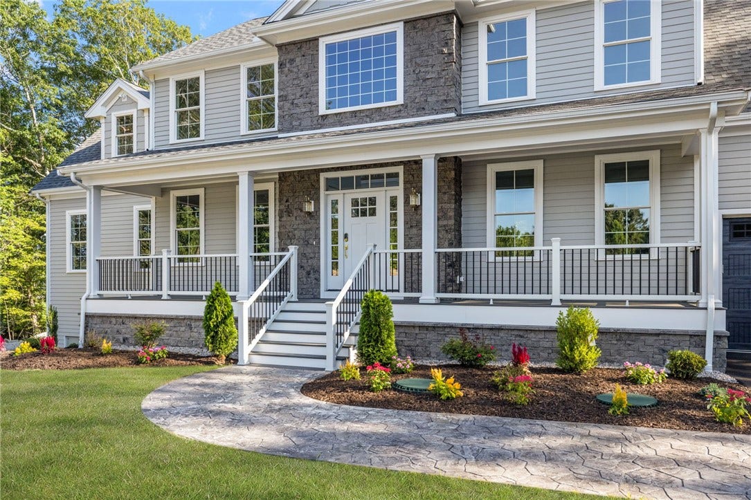 35 Beech Crest Road, East Greenwich, RI 02818
