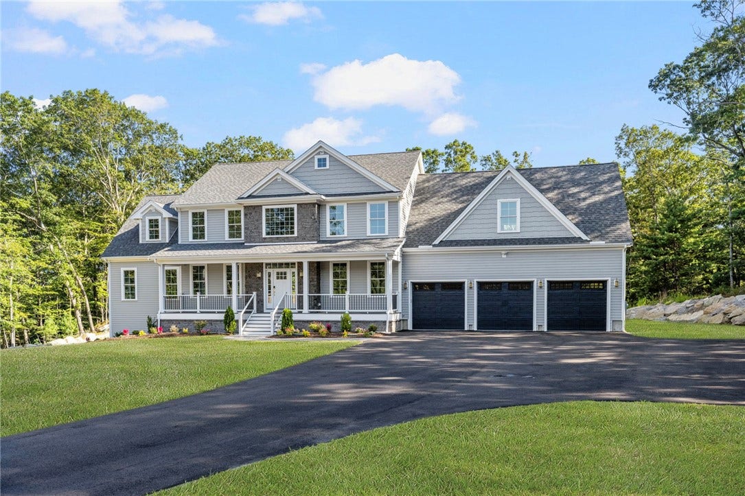 35 Beech Crest Road, East Greenwich, RI 02818