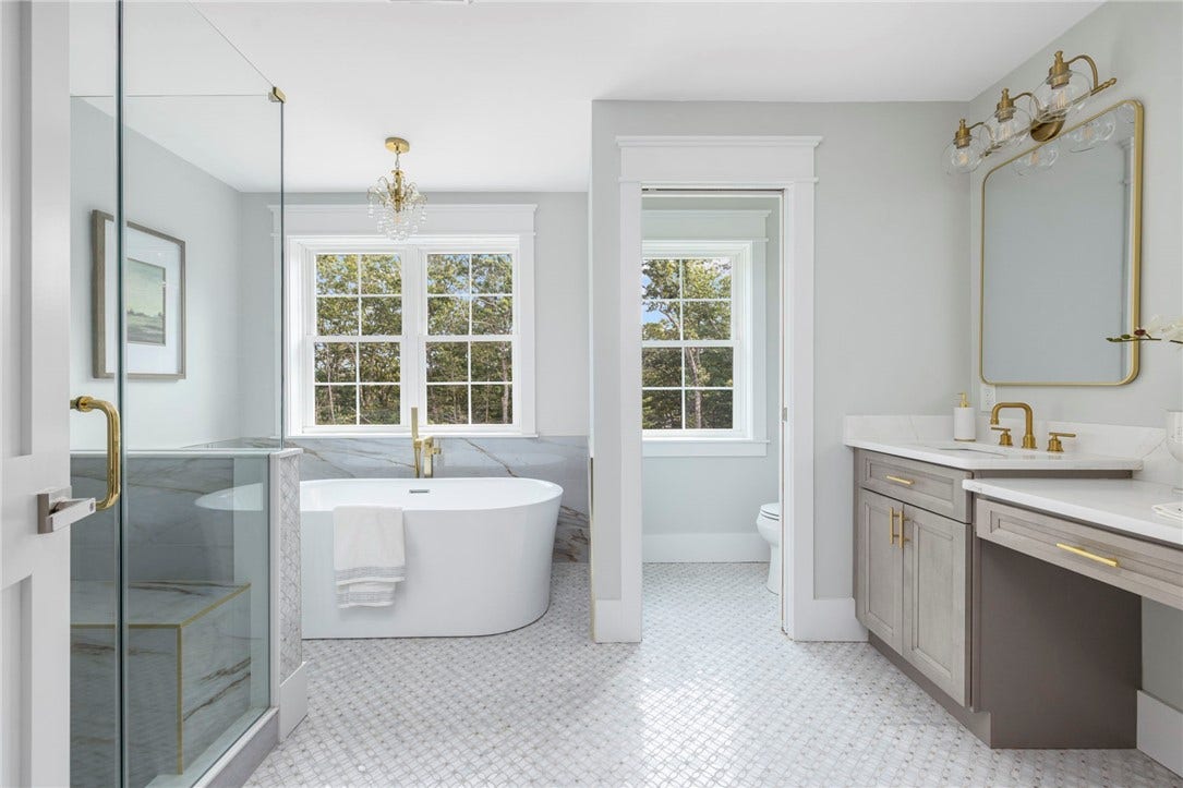 35 Beech Crest Road, East Greenwich, RI 02818