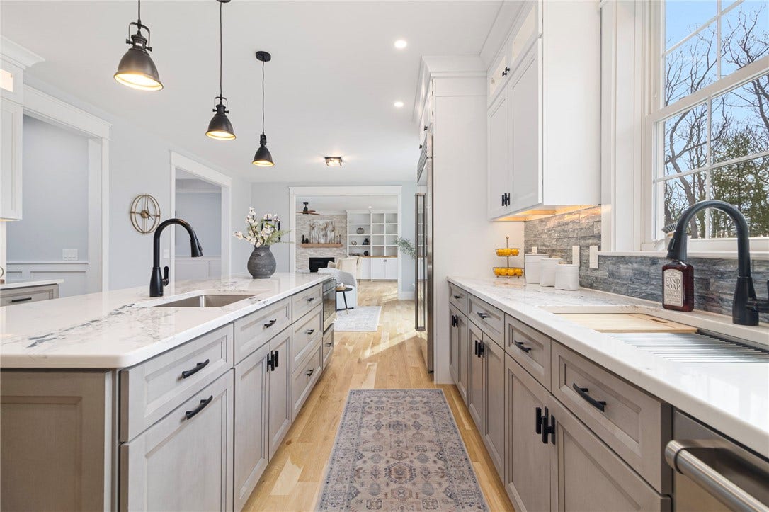 35 Beech Crest Road, East Greenwich, RI 02818
