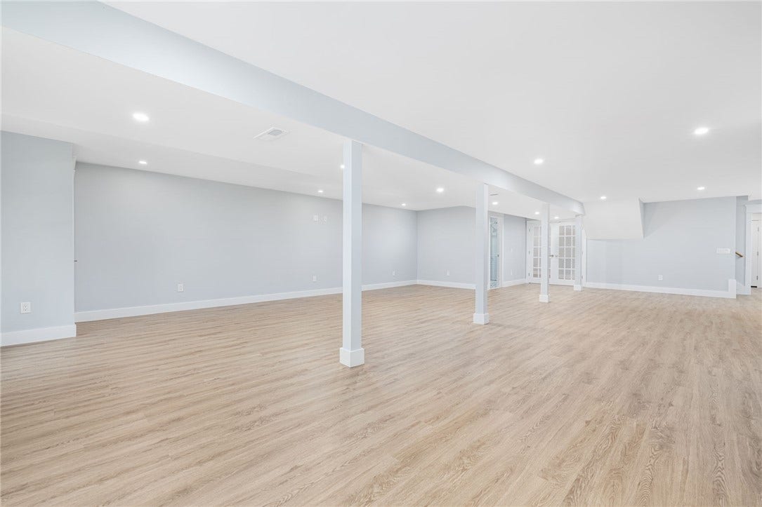 35 Beech Crest Road, East Greenwich, RI 02818