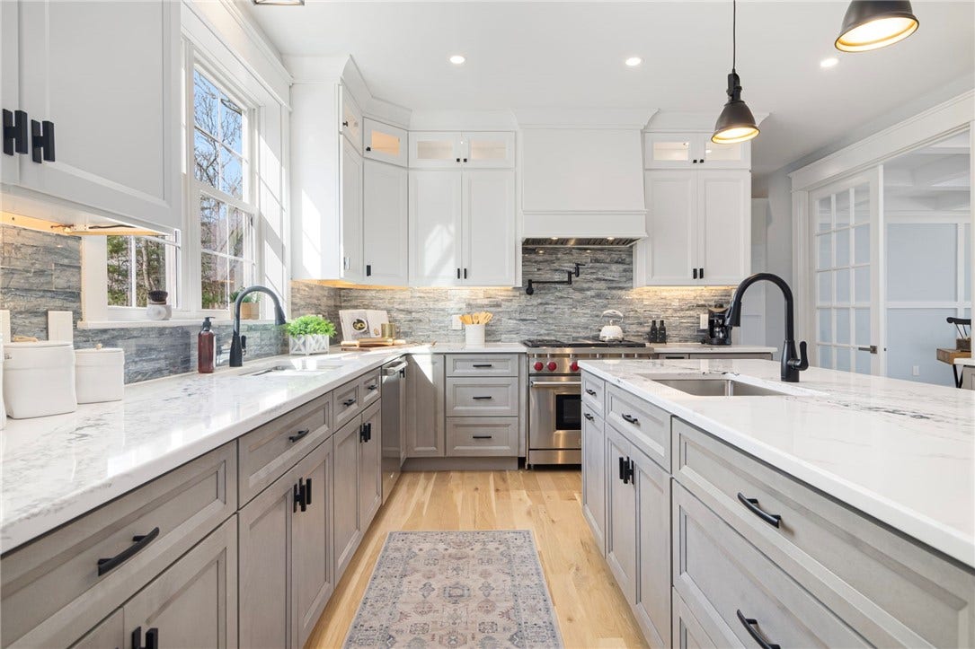 35 Beech Crest Road, East Greenwich, RI 02818