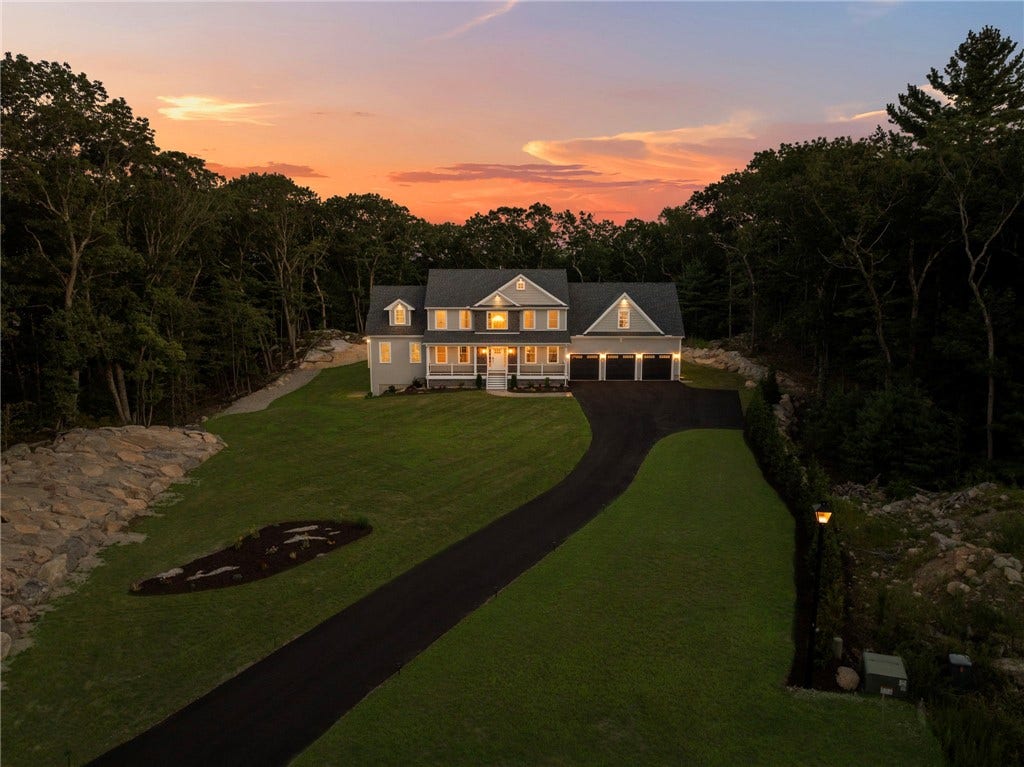 35 Beech Crest Road, East Greenwich, RI 02818