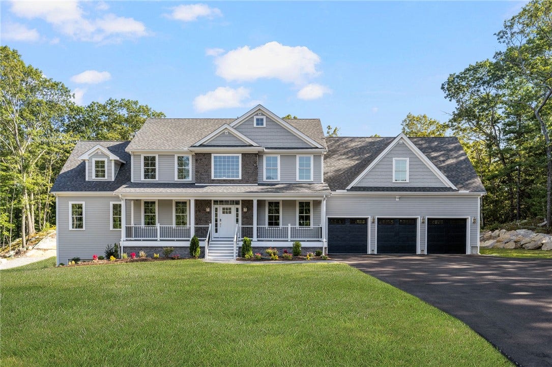 35 Beech Crest Road, East Greenwich, RI 02818