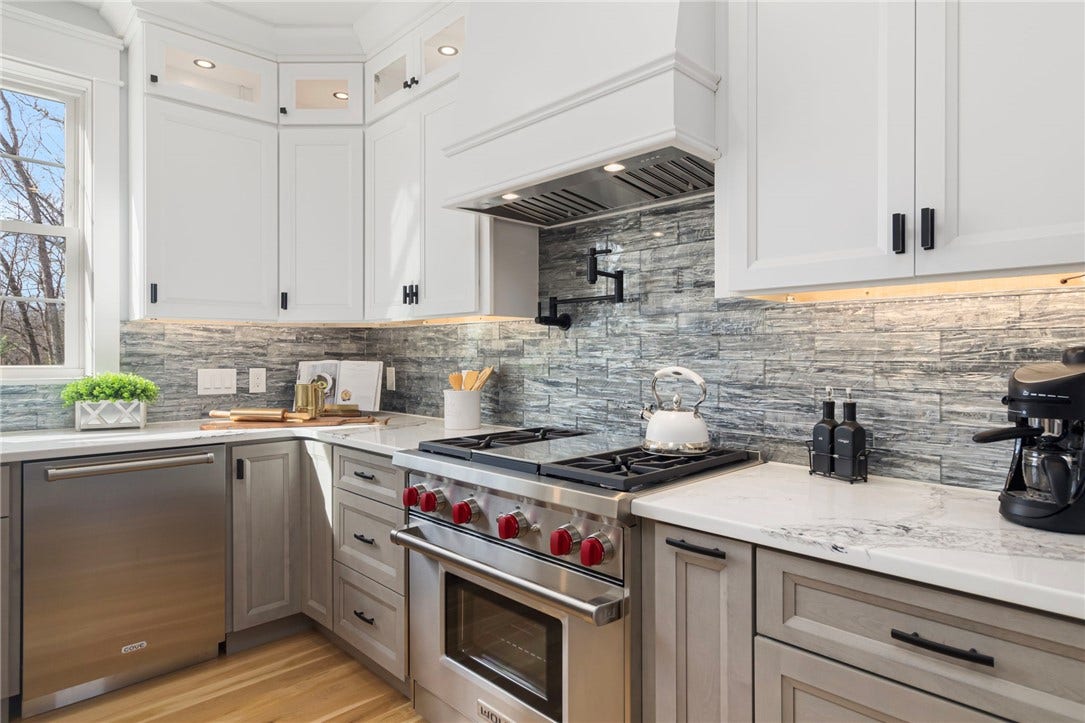 35 Beech Crest Road, East Greenwich, RI 02818