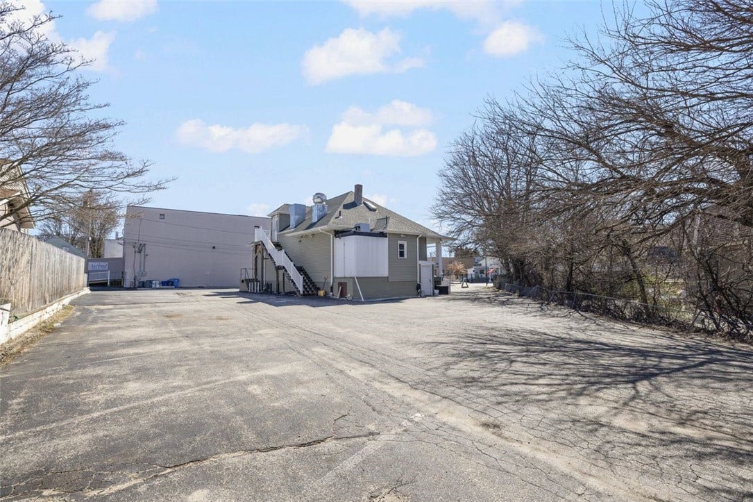 1137 Charles Street, North Providence, RI 02904 1137 Charles Street, North Providence, RI 02904