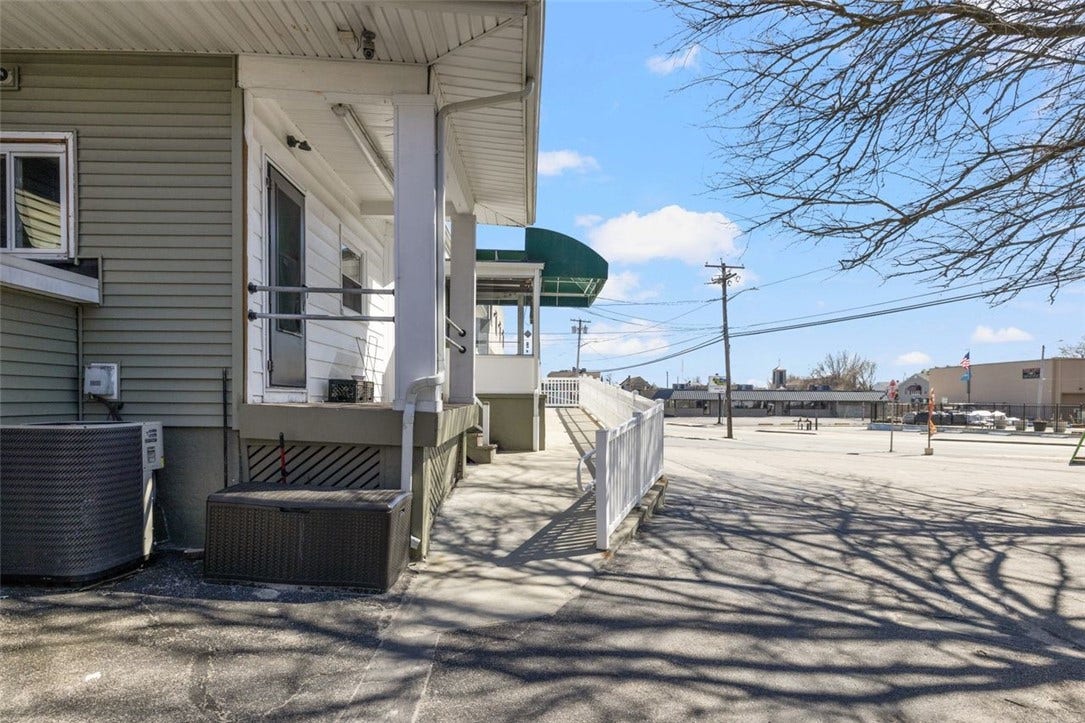 1137 Charles Street, North Providence, RI 02904 1137 Charles Street, North Providence, RI 02904
